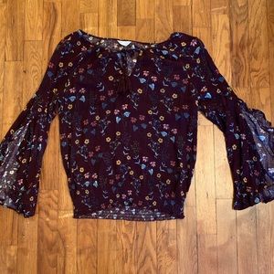 Aeropostale bell-bottom sleeve, tie-front top